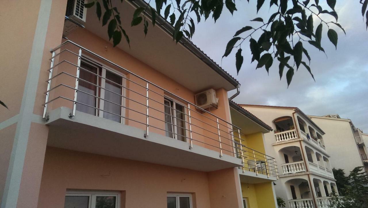 Lighthouse Apartman *