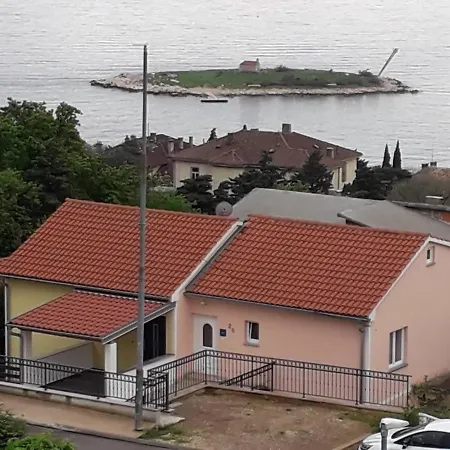 Lighthouse Apartment Novi Vinodolski Exterior photo
