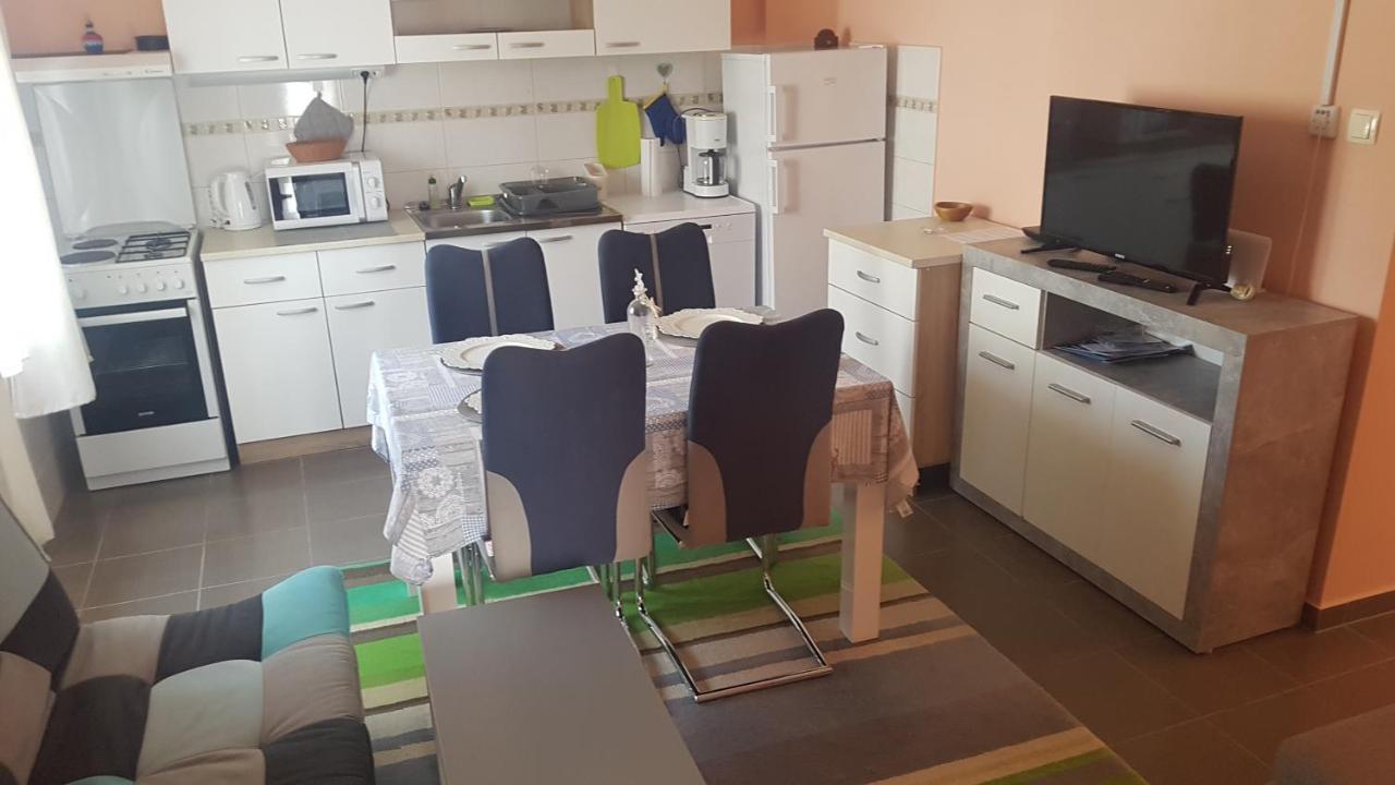 Lighthouse Apartment *